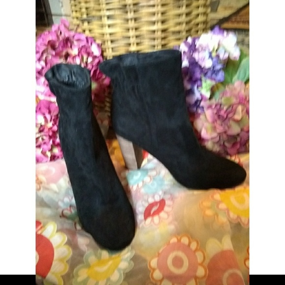 ALEX + ALEX SCRUNCH BACK BLACK SUEDE BOOTIES - Picture 2 of 5